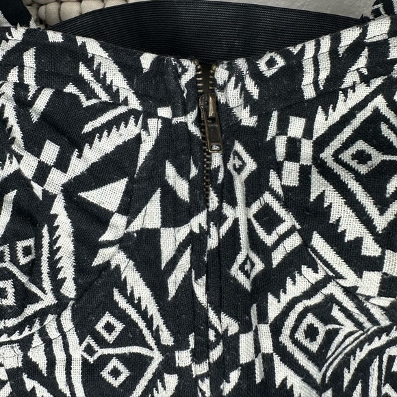 Forever 21 Black and White Tribal Print Tank Top - Picture 3 of 5